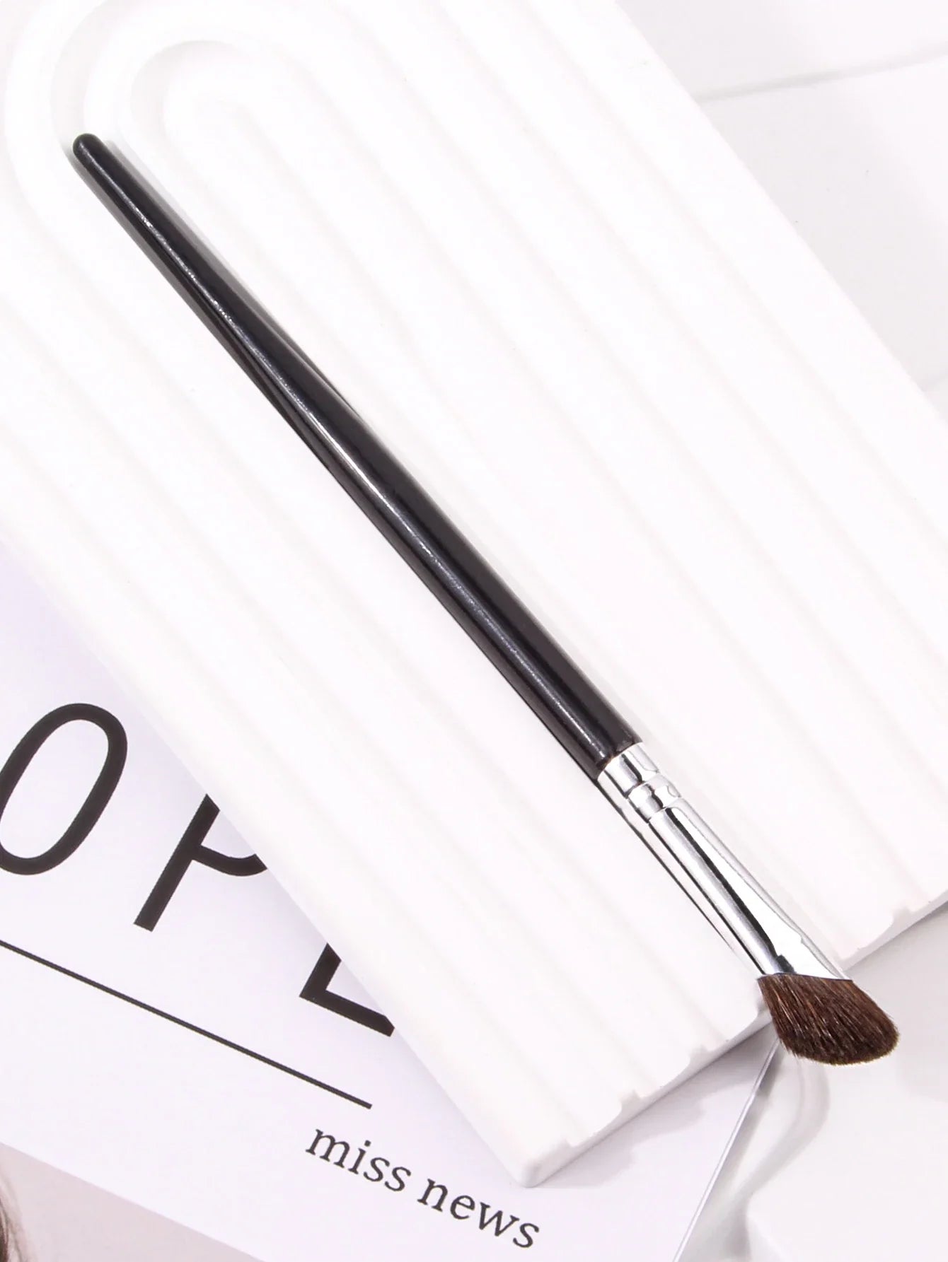 3D Nose Shadow Brush - Contour & Highlight with Soft Horse Hair